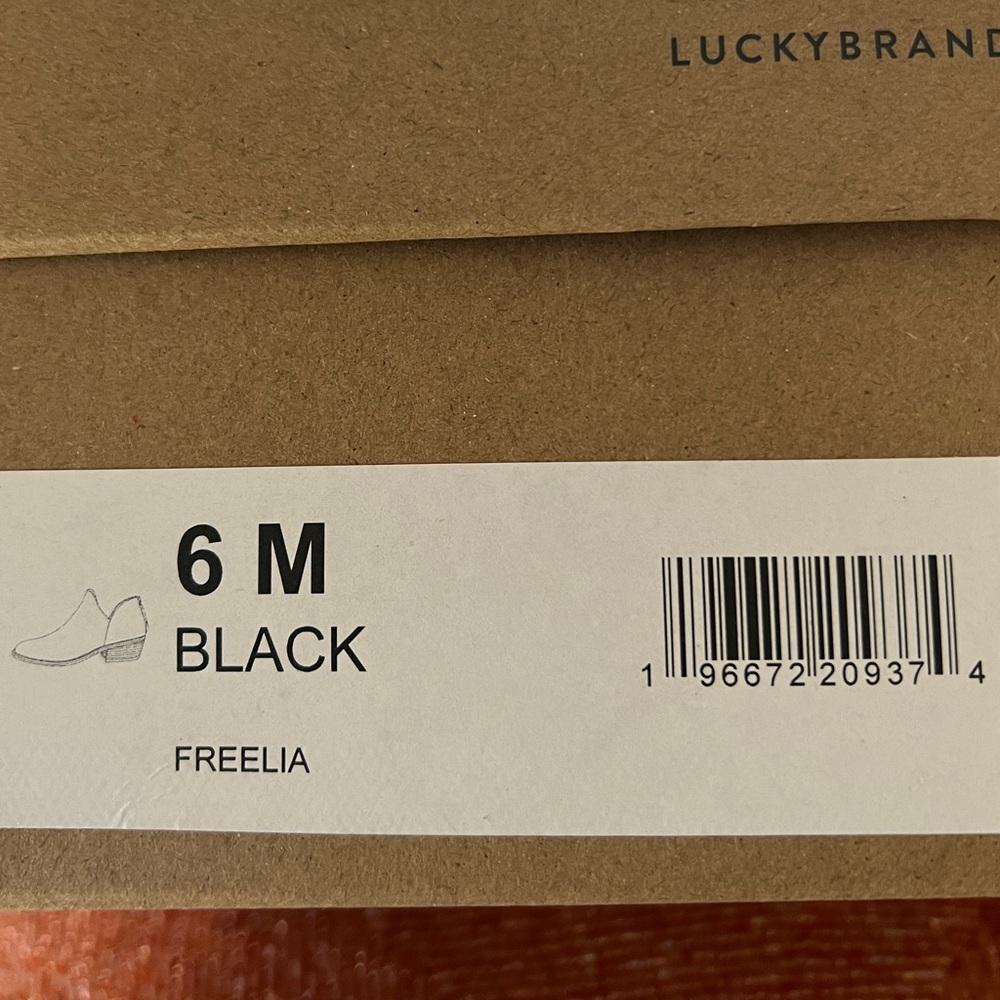 New Lucky 🍀 Brand booties